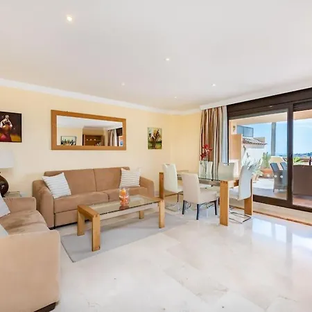 Apartment Spacious With Views, Pools + Rdr346 *