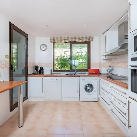 Spacious With Views, Pools + Rdr346 Apartment