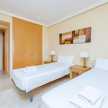 Spacious With Views, Pools + Rdr346 Apartment *