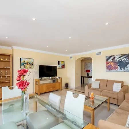 Spacious With Views, Pools + Rdr346 * Estepona