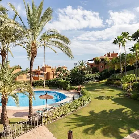 Spacious With Views, Pools + Rdr346 Apartment